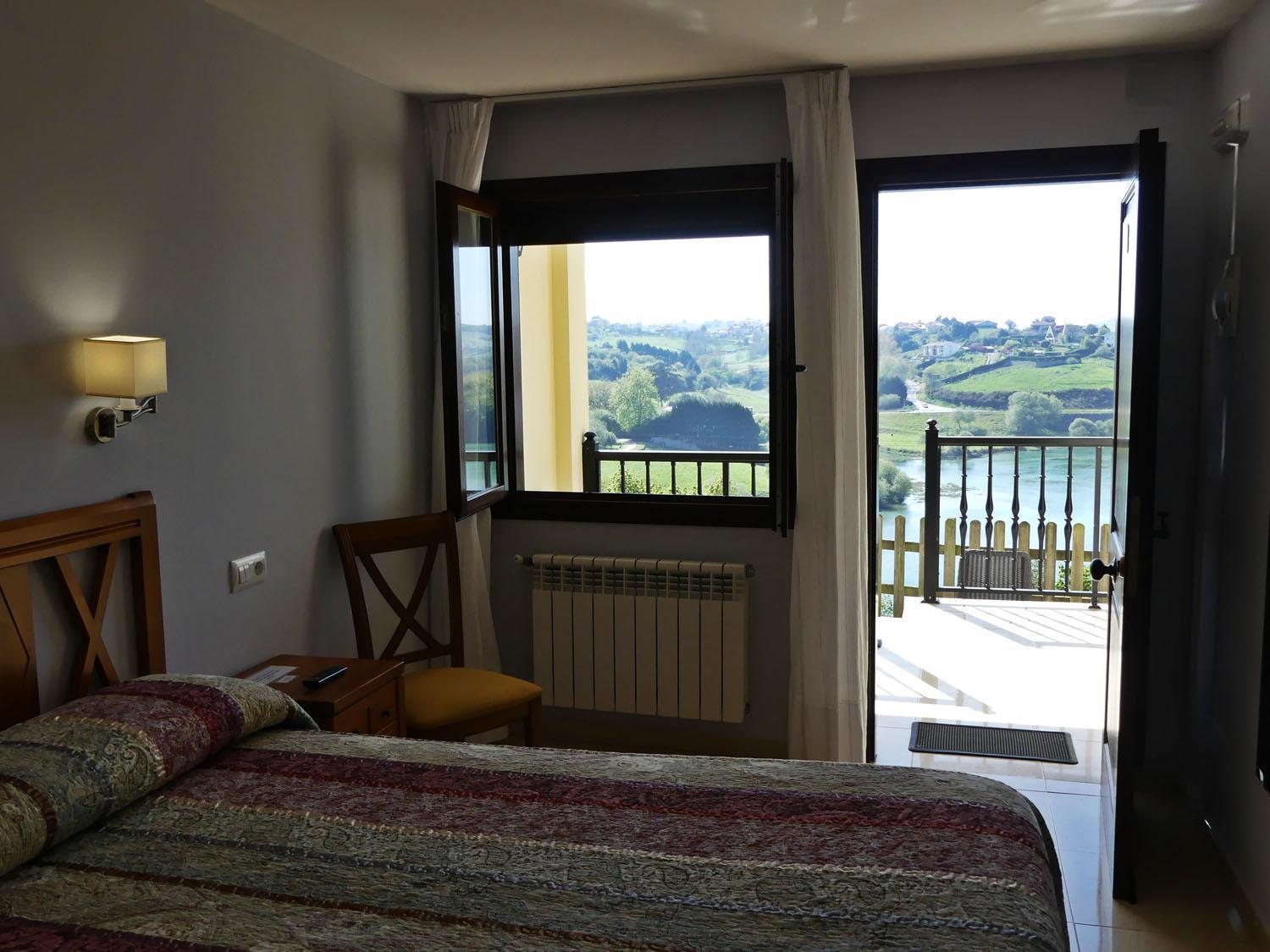 El Mirador De Trasvia Comillas Eksteriør bilde