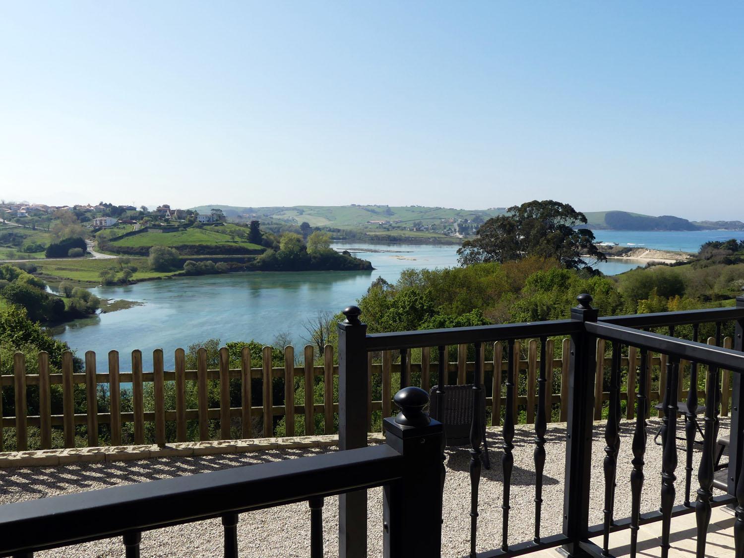 El Mirador De Trasvia Comillas Eksteriør bilde
