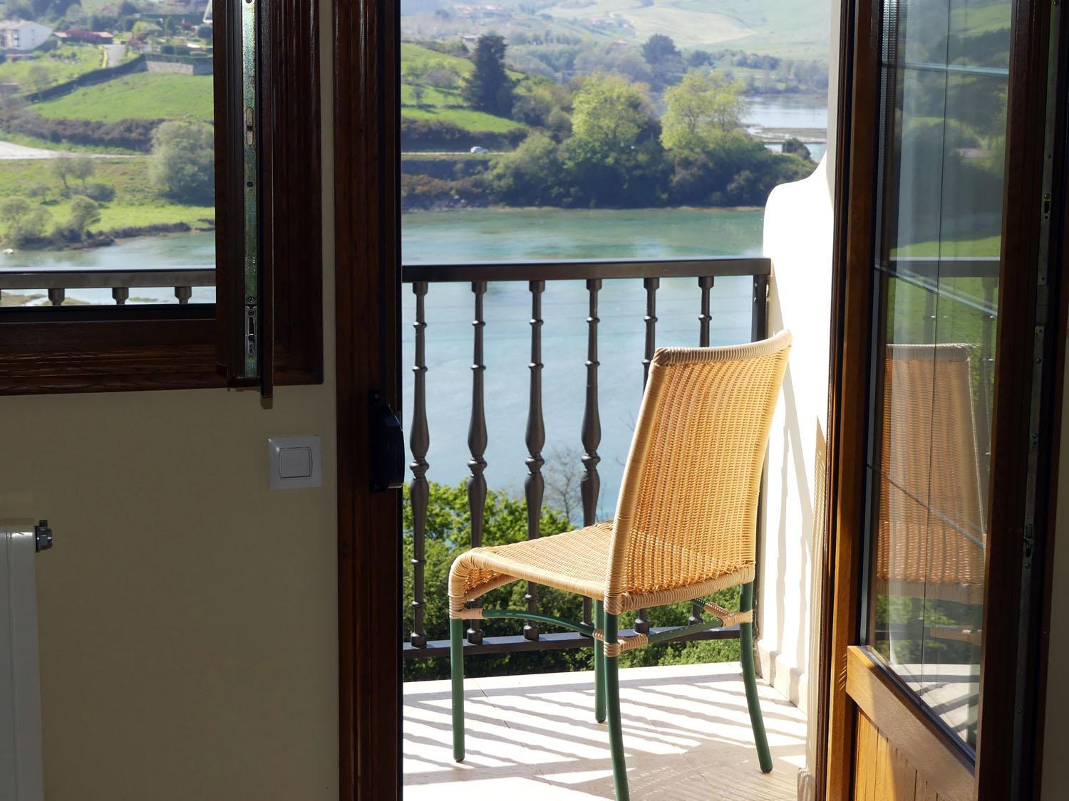 El Mirador De Trasvia Comillas Eksteriør bilde